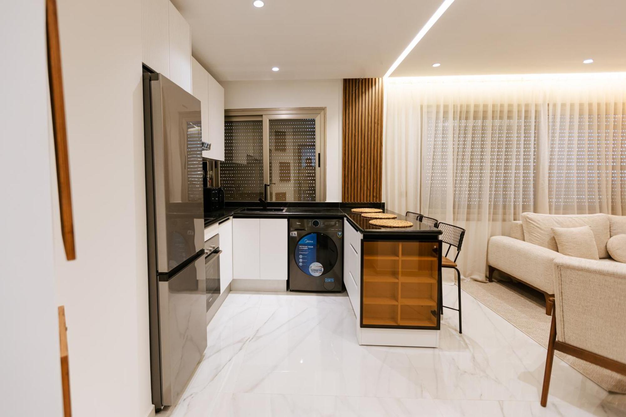 Marina View Residence Luxurious Studio Retreat With Stunning Ocean Views 1 Double Bedroom, 1 Convertible Couch แทนเจียร์ ภายนอก รูปภาพ