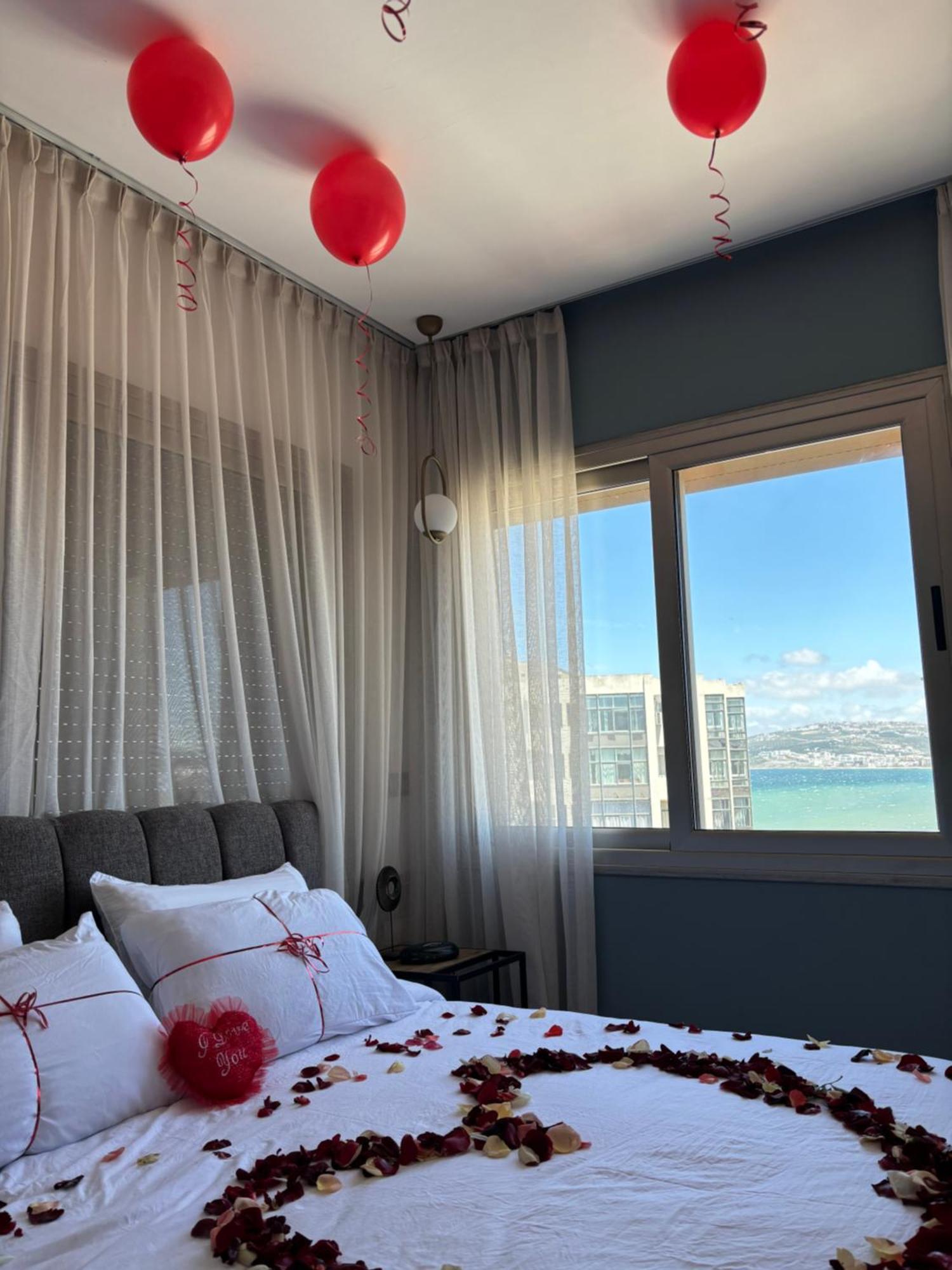 Marina View Residence Luxurious Studio Retreat With Stunning Ocean Views 1 Double Bedroom, 1 Convertible Couch แทนเจียร์ ภายนอก รูปภาพ